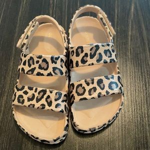 Girls sandals from old navy size 8